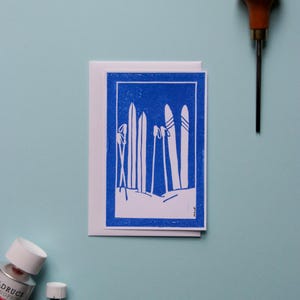Carte postale simple linogravure "Ski"