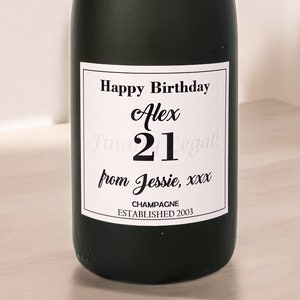 Etiquette de vin moderne Joyeux 21e anniversaire - Cadeau personnalisé pour 21e anniversaire - Etiquette de champagne d'anniversaire unique pour les célébrations