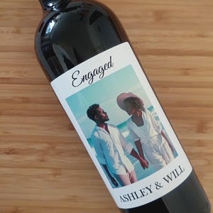 Étiquette de fiançailles personnalisée - étiquette de vin photo personnalisée - étiquette de vin de mariage - proposition unique et cadeau d'anniversaire pour les couples