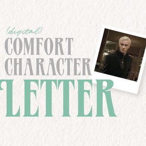 Puede incluir: Arte digital con el texto "Comfort Character Letter" en gris y verde azulado. Una foto de un hombre con traje negro está en la esquina superior derecha. El fondo es de color blanco roto texturizado.