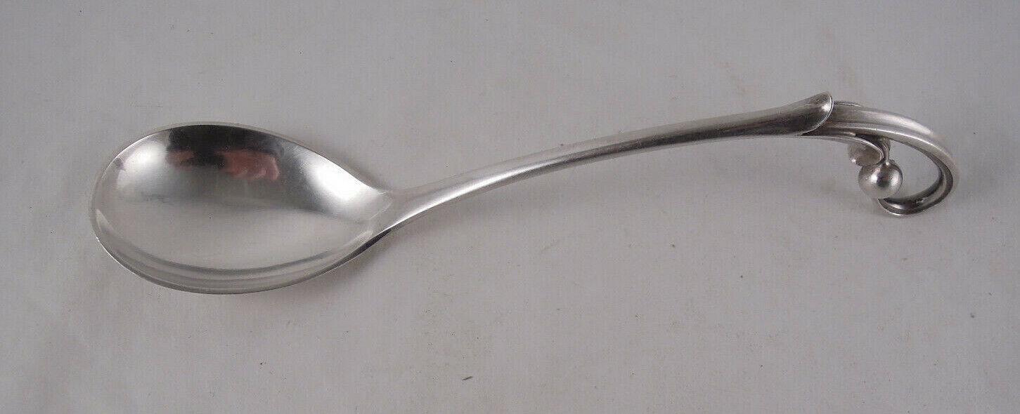 ジョージ ジェンセン 装飾スターリングシルバー サービングスプーン