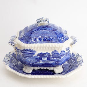 Zuppiera per salse da dessert Tower Blue di Spode con coperchio e sottopiattino