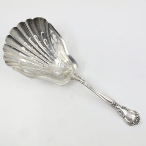 シャンティリー（1895年）ゴーハム製 スターリングシルバー 8 7/8インチ サラトガ チップサーバー モノラル「O」