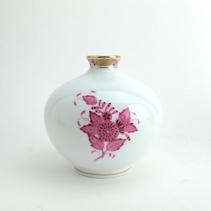 Chinese Bouquet Raspberry (AP) by Herend Porcelain 4 1/4" Round Bud Vase (7088)
