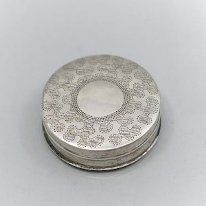 John Turner Georgian Sterling Silver 1&quot; Vinaigrette Pomander Pouncet or Pill Box
