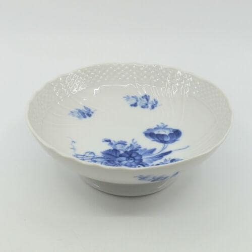 ロイヤルコペンハーゲンのブルーフラワー、ローフットケーキボウル