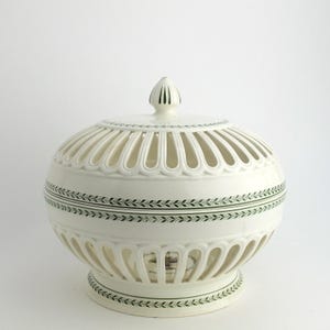 Chaplet (Green Trim) by Spode Pierced Lidded Bowl or Basket Chestnut Potpourri