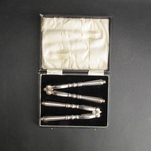 English Silverplate Cased Pair of Nut Crackers Edwardian No Monogram