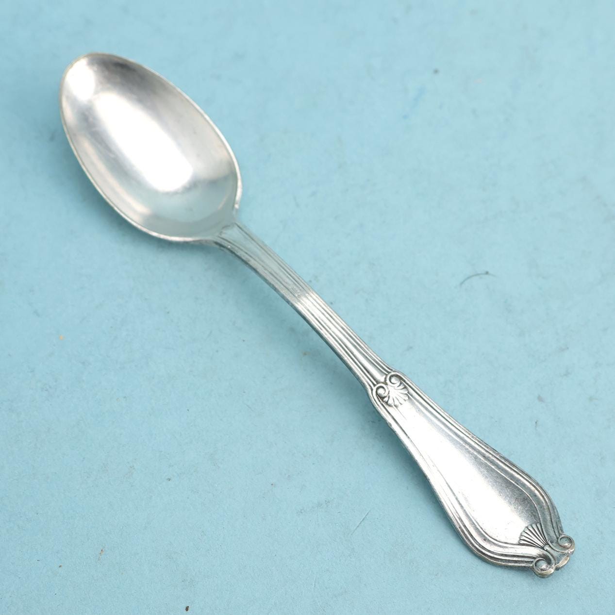 ティファニーのアンティークデミタススプーンウィッティア柄 4本セット　ESS Whittier -1907 by Tiffany & Co Silverplate 4 3/4