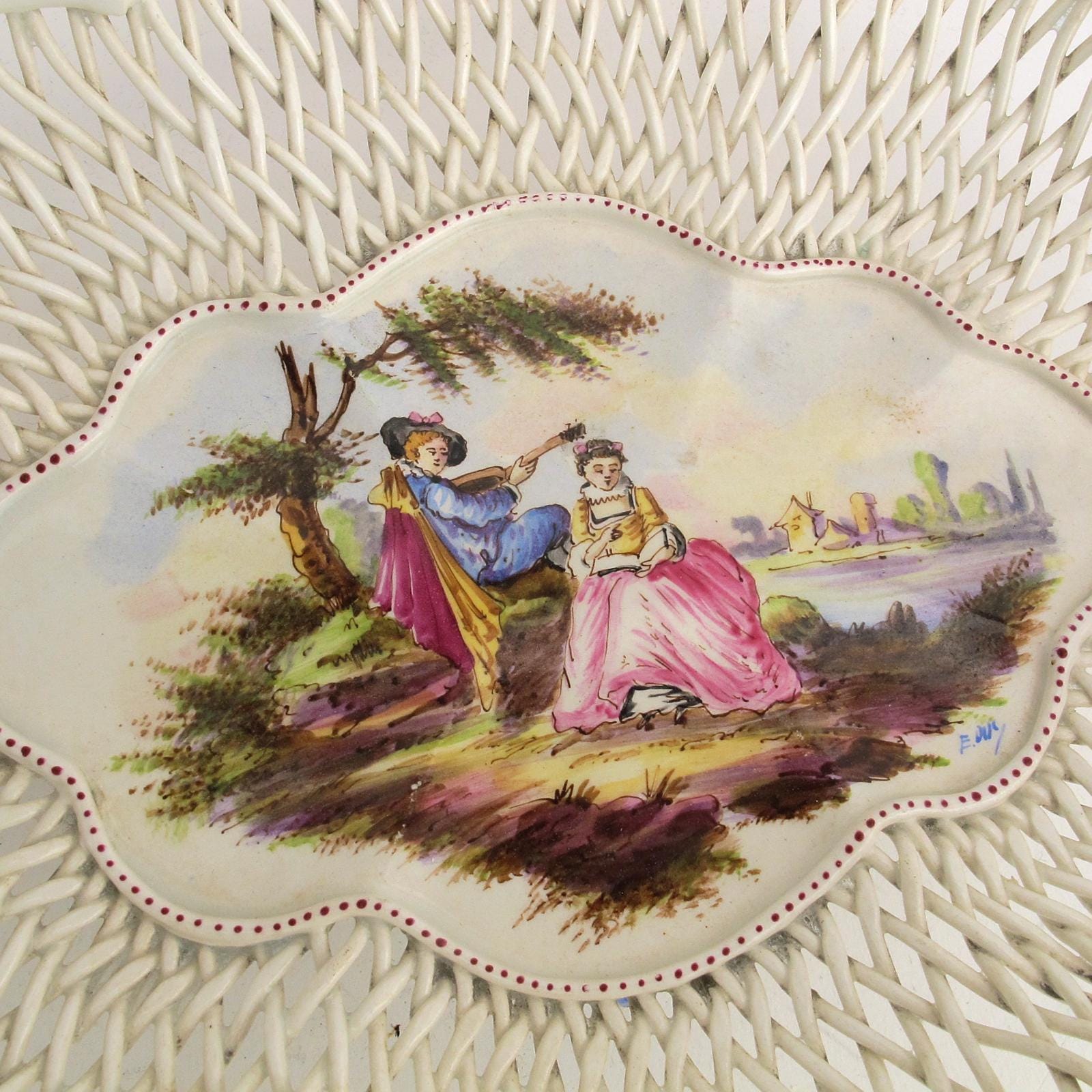 【 Lille 1767 】フランス製 陶磁器 恋人【 E.DUC 】 Langeais Faience Woven Lattice Basket Watteau Scene Courting