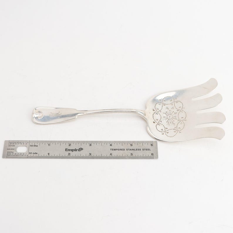 Tenedor para espárragos Palm (1871) de Tiffany & Co., plata de ley, 9,5 pulgadas, 131 g, con monograma. imagen 3