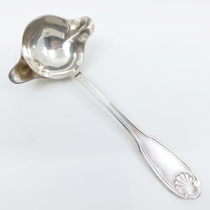 S1F3 de Saglier Freres Silverplate 7 1/2" Gravy Ladle Vendome Shell Sin monograma