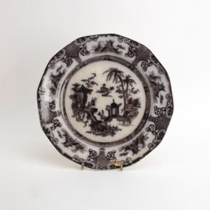 Ning-Po by Podmore Walker & Co / Ralph Hall Stoneware Flow Mulberry Dinner Plate