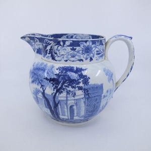 Jarra de agua grande Blue Claude de Josiah Wedgwood Pearlware de 1825 con defectos