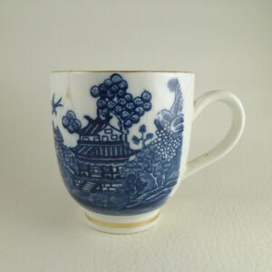 Caughley / Salopian 1772 - 1795 Nankin Pattern Cup Blue and White Willow Eaf