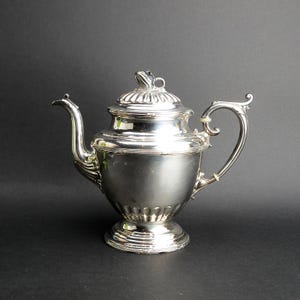 Versilberte Teekanne mit figürlichem Melonenkürbis-Knauf, hergestellt 1977 von Rogers Smith & Co.