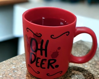 Tasse Oh Deer pleine rouge - Copie exacte de la tasse Oh Deer de l'hôtel Hazbin Mug « Oh Deer » inspirée d'Alastor - Verres charmants et pleins d'esprit | 325 ml (11 oz)