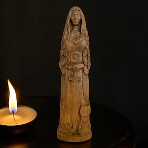 Estatueta de madeira Freyja, deusa escandinava, altar esculpido em madeira, deusa pagã, escultura de madeira, presentes escandinavos esculpidos à mão, deusa Freya