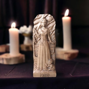 Frigg Frigga Statue Goddess Statue Odin Statue Wood Carving Viking Wood Carving Viking Decor Norse Carving Norse Altar God Viking Friga God