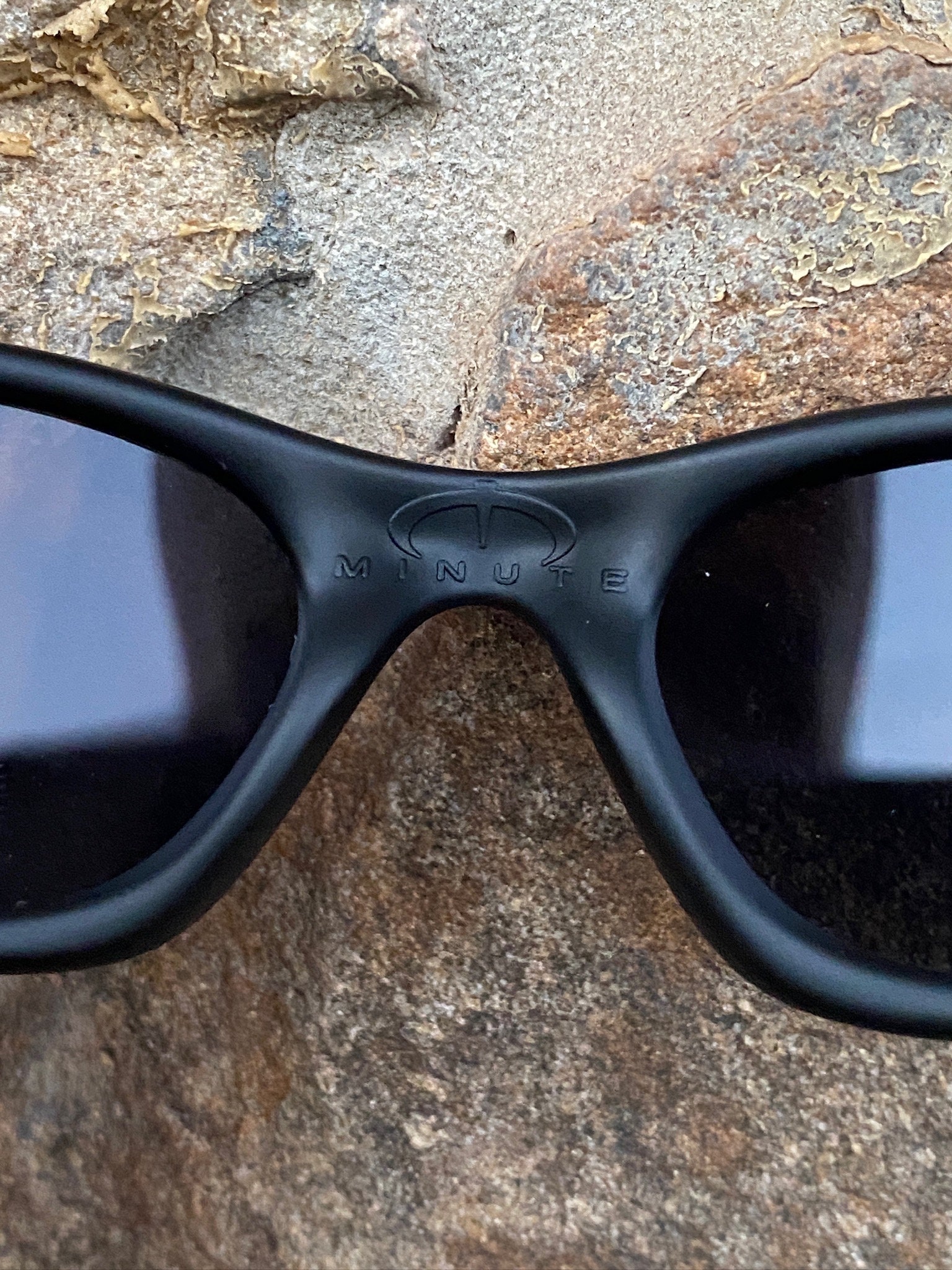 Винтажные солнцезащитные очки Oakley Minute 1.0 2, красные Винтажные солнцезащитные очки Oakley Minute 1.0 2, красные