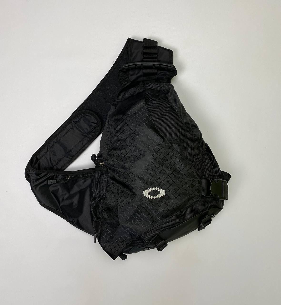Oakley Vintage Sling Bag Crossbody Software Messenger Bag Oakley Vintage Sling Bag Crossbody Software Messenger Bag