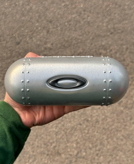 Vintage OAKLEY Metal Aluminum Torpedo Vault Clamshell Hard