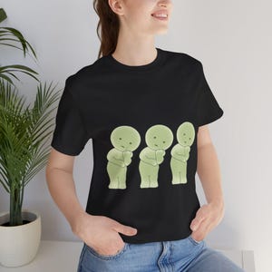 Linda camiseta de manga corta unisex Smiski: camiseta con personajes japoneses kawaii, divertida camiseta con gráficos de dibujos animados, idea de regalo única, camiseta divertida