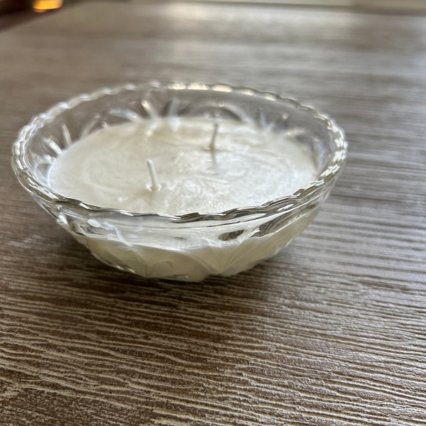 Vanilla Scented Soy Wax Hand-poured Candle in Anchor Hocking Medallion Clear Glass Small Desert Bowl