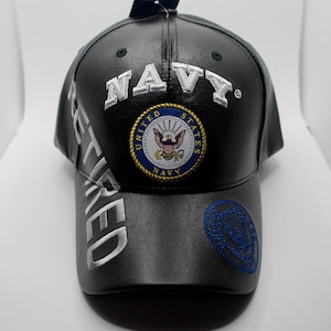 Gorra de retirado de la Marina de EE. UU. Gorra de béisbol de la Marina de EE. UU. Gorra de cuero sintético negro bordada con licencia oficial de la Marina de EE. UU. Gorra de retirado de la Marina con letras grandes.
