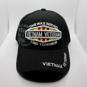 Gorra de veterano de Vietnam. El tiempo cumplido, es momento de honrar. Gorra de veterano de la guerra de Vietnam. Gorra de veterano. Gorra negra de veterano de Vietnam. Regalo para veteranos.