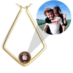 Personnalité du collier avec projection 100 langues Gold