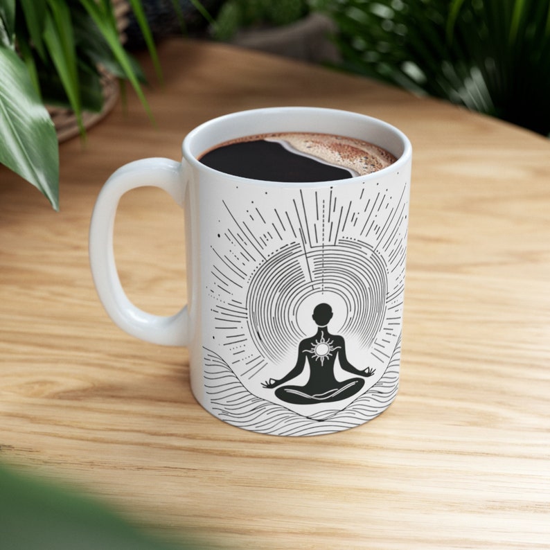 La taza Rise & Sip de 11 oz eleva tu día con este diseño único. // Taza inspiradora Motivación Arte Energía positiva Taza imagen 1