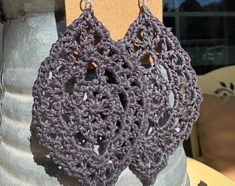 Pendientes de diamantes con encaje de ganchillo – Hechos a mano