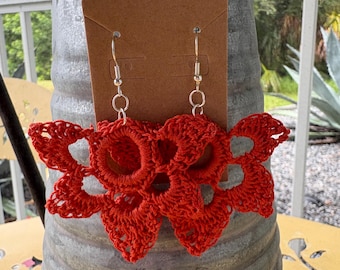 Pendientes de flores de crochet – Hechos a mano