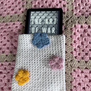 Handmade Crochet Kindle Sleeve – Cotton E-Reader Case