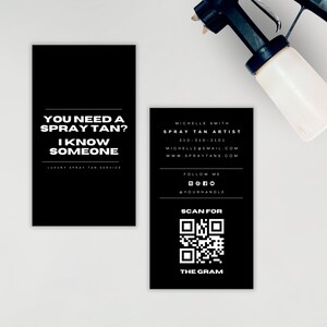 Ich weiß, jemand Spray Tan Künstler Visitenkarten Design | Bearbeitbare Vorlage | Schwarze Visitenkarten | Luxus Spray Tan Service | 3,5x2