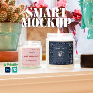 4 und 9 Unzen Sojakerze Mockup Zen Kerze Mockup für Print on Demand Soy Candle Größenvariation Botanische Kerze Stock Photo Succulente Decor
