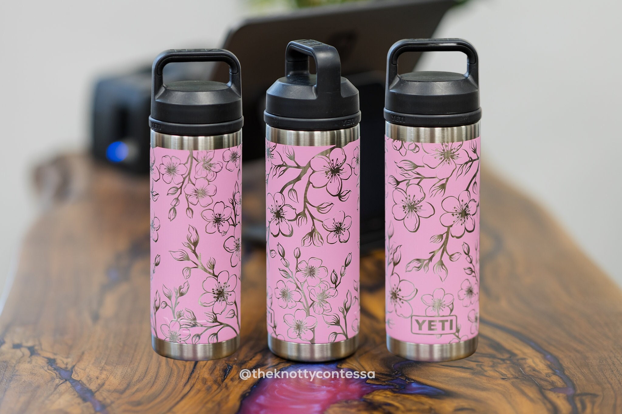 【レア】YETI アメリカ限定 Cherry Blossom 18oz イエティ レア】YETI アメリカ限定 Cherry Blossom 18oz イエティ YETI Rambler