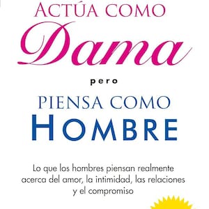 Puede incluir: Una taza de cerámica blanca con un asa negra y el texto "But First, Coffee" en negro y negrita. La taza está sobre una superficie blanca. La taza mide aproximadamente 10 cm de alto.
