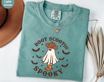 Camiseta Boot Scootin Spooky, Camiseta de Halloween com Fantasma do Oeste e Cowgirl, Camiseta com Estampa Retrô Country de Outono, Camiseta para a Temporada Assustadora para Mulheres