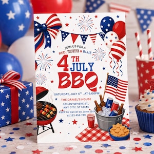 Puede incluir: Una tarjeta de invitación para una barbacoa del 4 de julio con gráficos patrióticos en rojo, blanco y azul, incluyendo fuegos artificiales, globos, una parrilla, bebidas y una bandera estadounidense. El texto dice Join us for a 4th July BBQ.