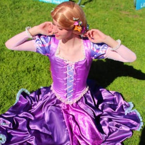 Rapunzel Cosplay Kleid (Versandfertig)
