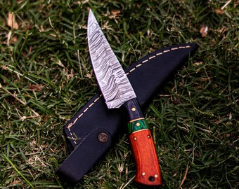 Cuchillo vikingo de Damasco forjado a mano con vaina / cuchillo de cocina de chef de acero / herramienta de camping al aire libre para él / cuchillo de caza para novio