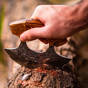 Cortador de pizza de acero de Damasco / Hacha de pizza personalizada/Herramienta de camping forjada para él / Hacha vikinga para el regalo de cumpleaños de papá/Cuchillo de hacha de pizza para chef imagen 8