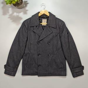 GUESS Men's Vintage Gray Wool Coat With Accent Buttons 00s Size M,Classic Style with Accent Buttons, Retro Outerwear,Rare Collectible Jacket