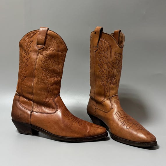 Vintage Brown Leather Cowboy Boots Men's Size 9, Western Pull On Boots, Pointed Toe, Decorative Stitched Design, Classic Rodeo Footwear