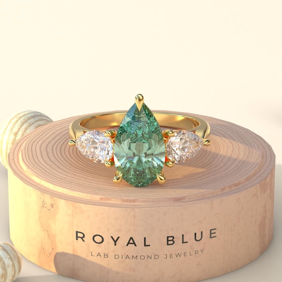 Carat TW Fancy Vivid Green Pear Cut Lab Diamond Ring, IGI