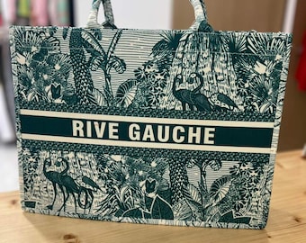 Stevige draagtas "Rive Gauche Paris" met toile de Jouy, jungleprint. Rechthoekige vorm. Nieuwe co. GROENTE