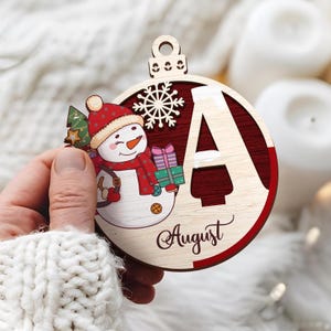 Adorno navideño de muñeco de nieve personalizado 2024, etiquetas de nombre de madera, adorno con nombre de letra, adornos familiares de muñeco de nieve personalizados, regalo de Navidad para niños