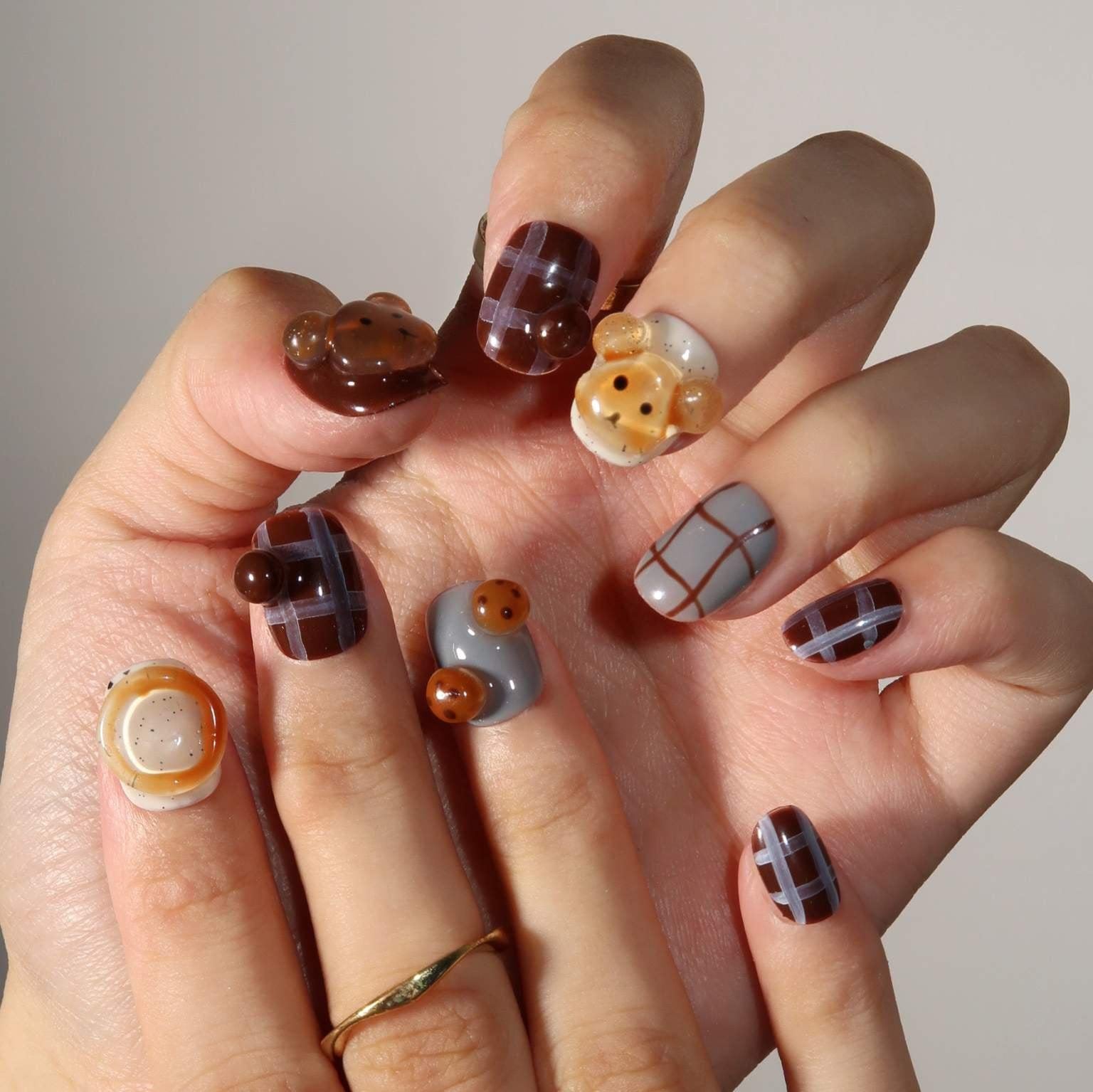 Cozy Bear Paw Winter Nail Design
